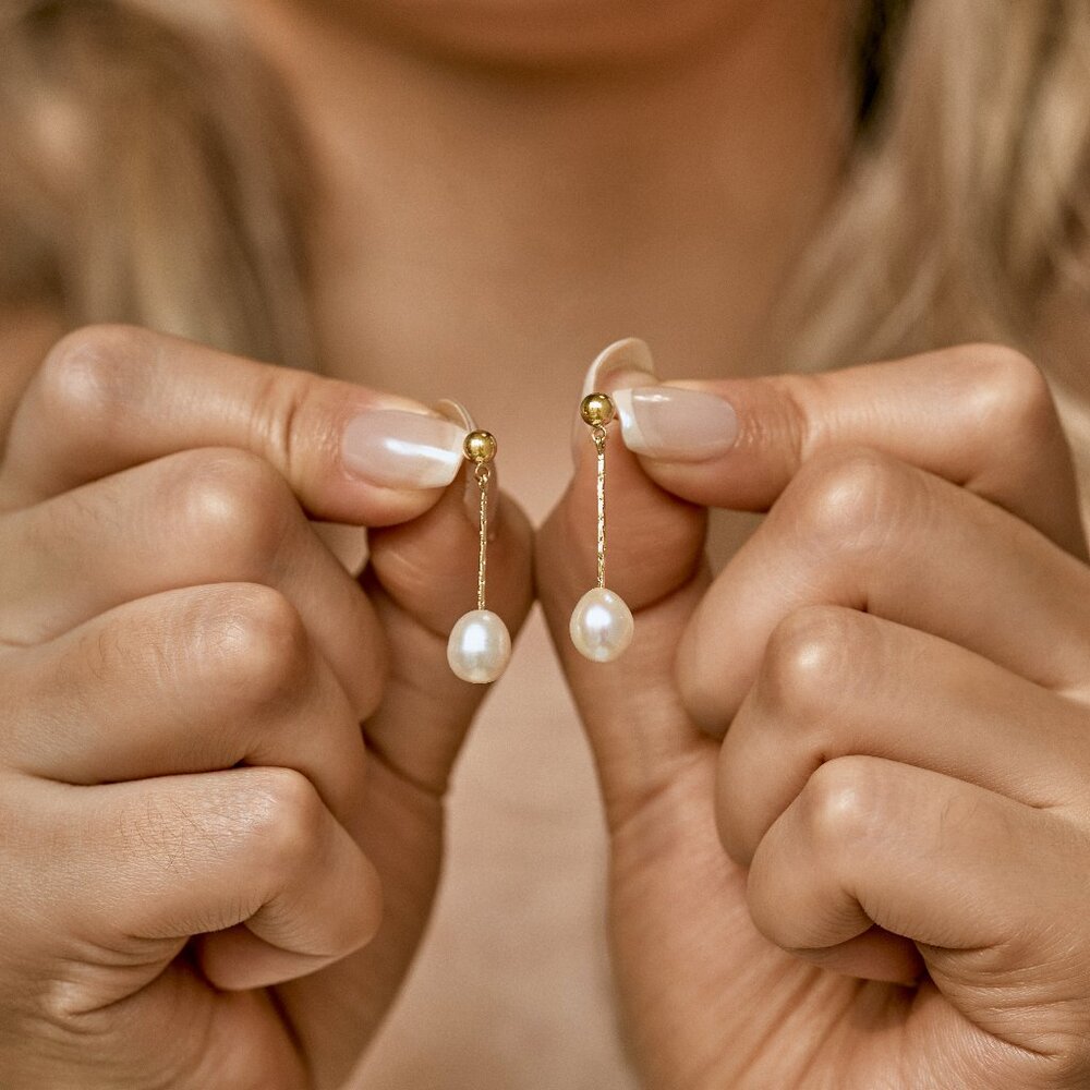 Natural freshwater pearl pendant earrings